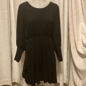 Long sleeve black dress size Medium NWOT oversized puff sleeves